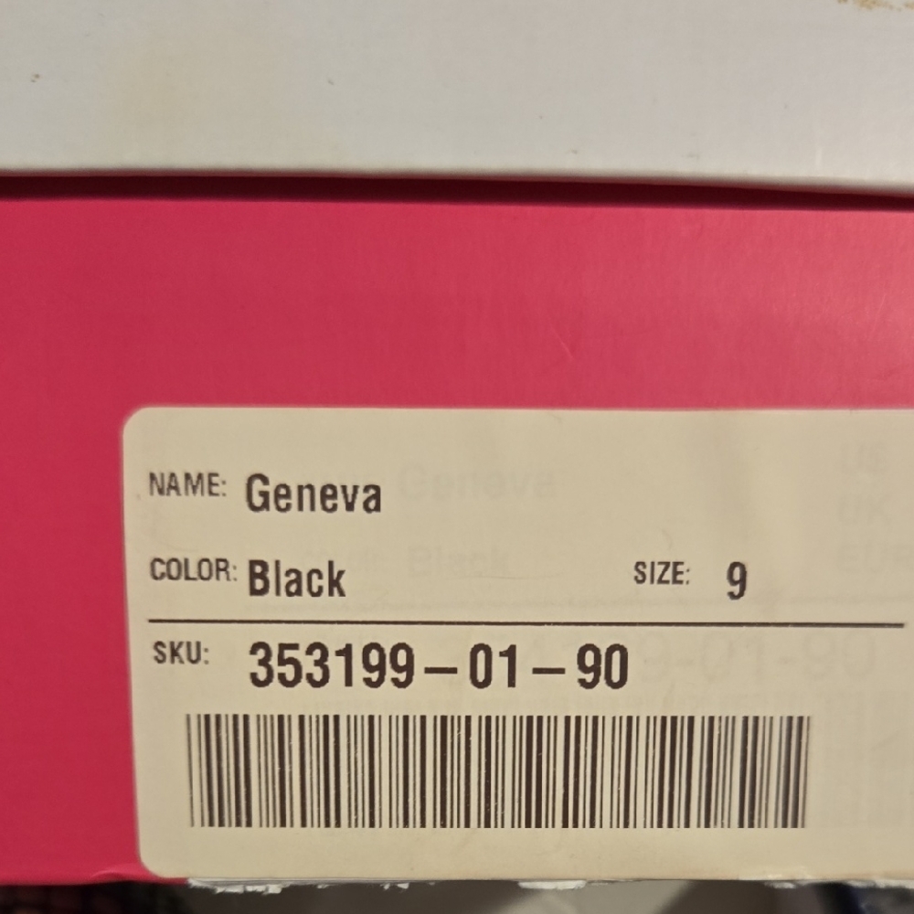 JustFab Black and Gold Heels with Elegant Design - Picture 10 of 10